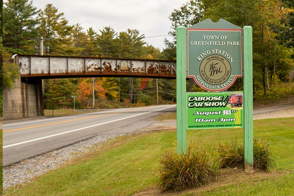 roadside town of greenfield park sign